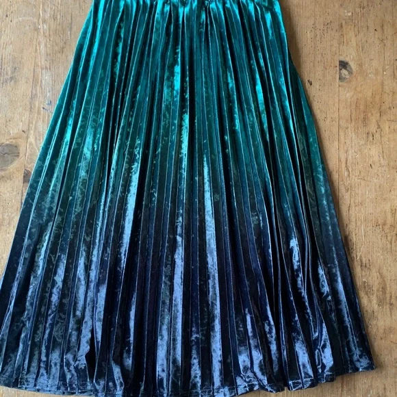 Modcloth Velvet Green Fades Blue Pleated MIDI Skirt - Picture 4 of 16